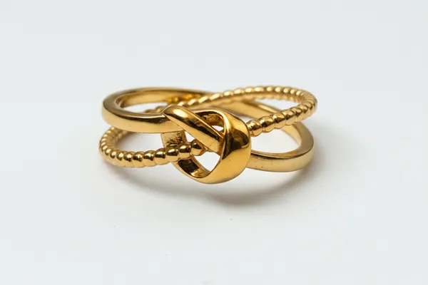 Gold_Promise_Knot_Ring_For_Women